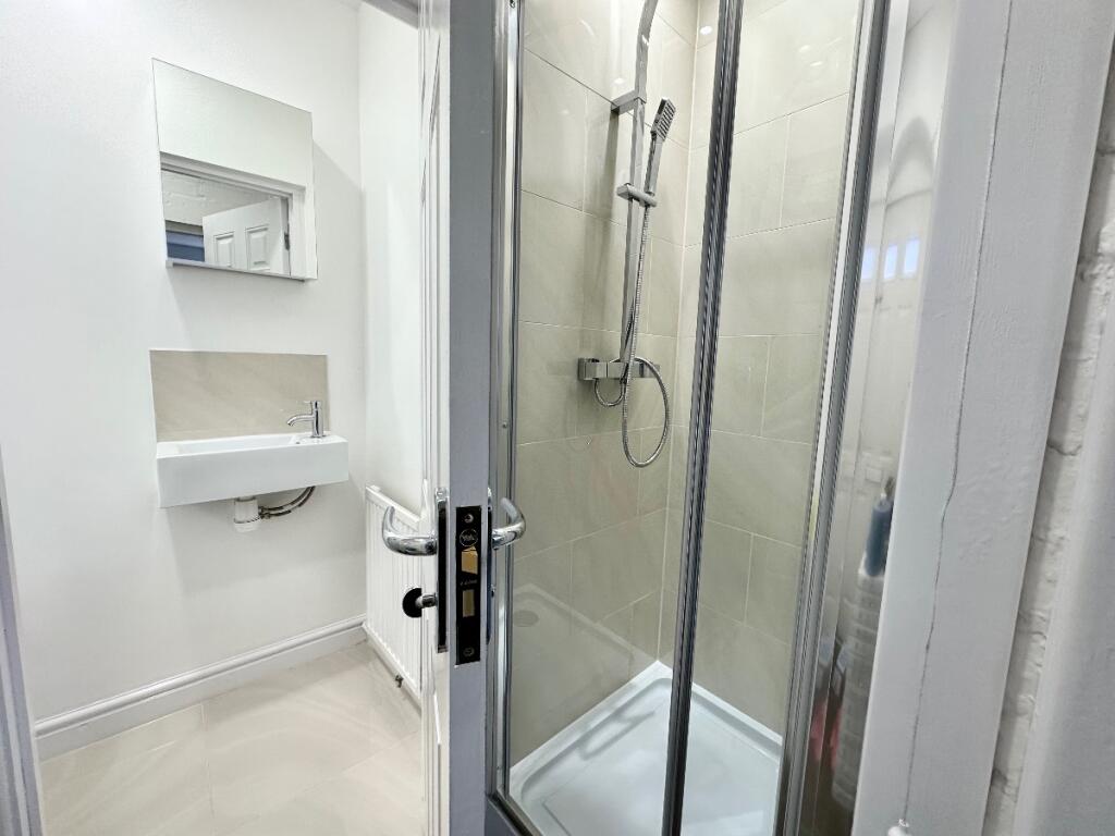 House in Romford - View 5