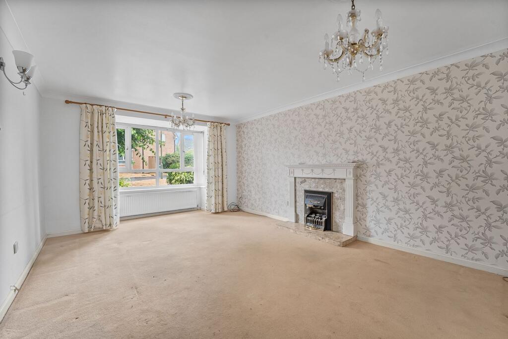 House in West Oxfordshire, Deer Park, Witney - More