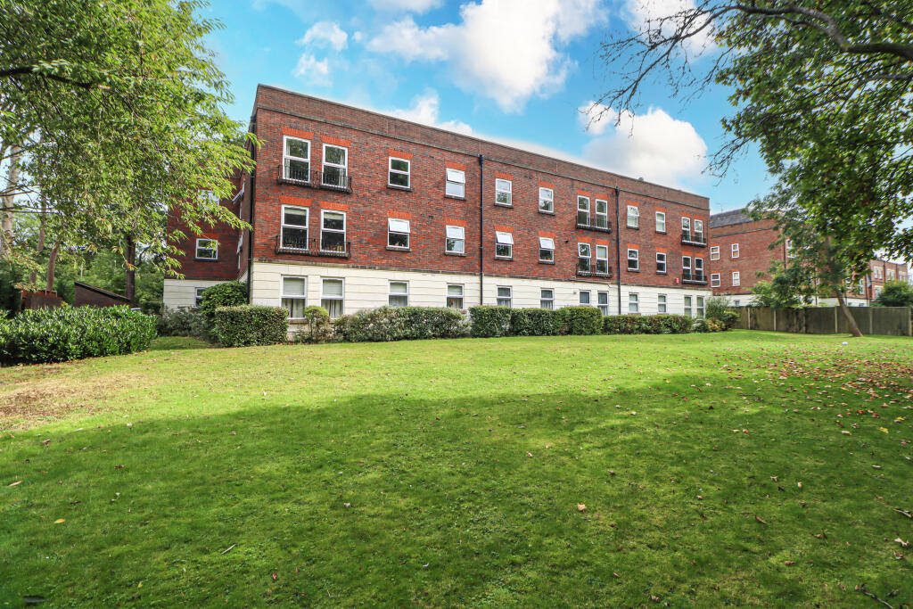 Main image of property: Pine Ridge, London Road, St. Albans, AL1