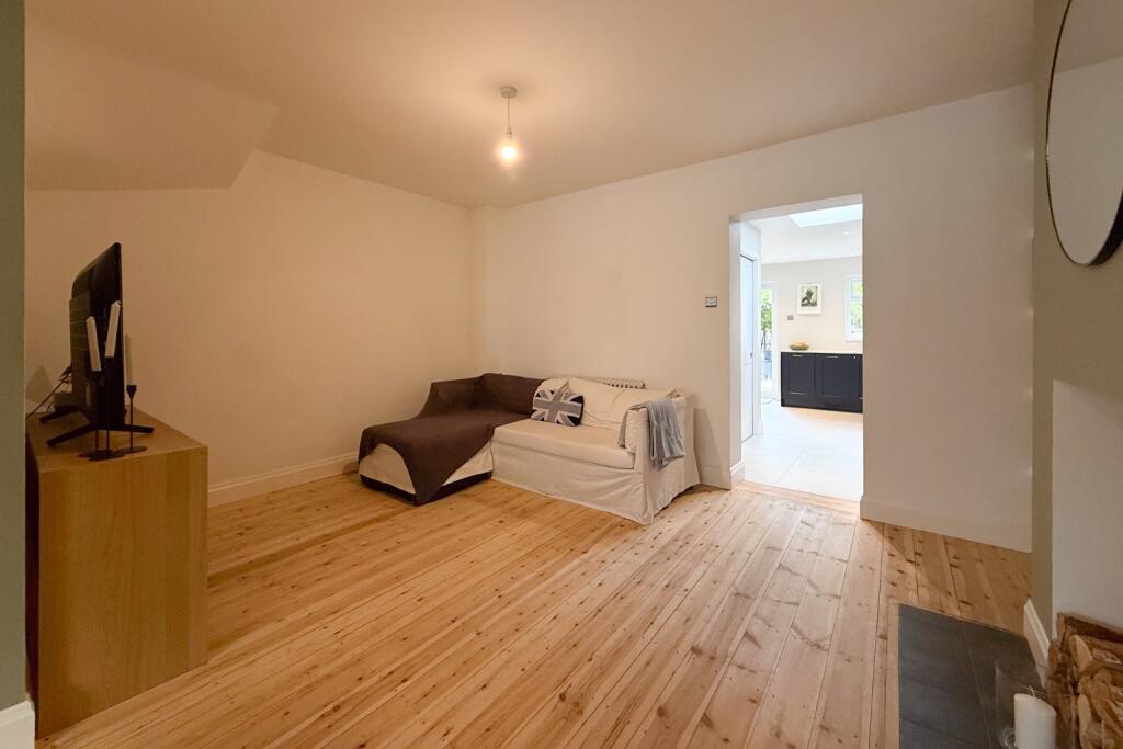 Portlock Road, Maidenhead, Berkshire, SL6 6DZ photo 3