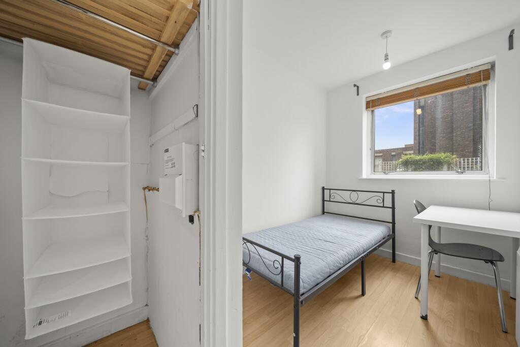 Apartment in London - More