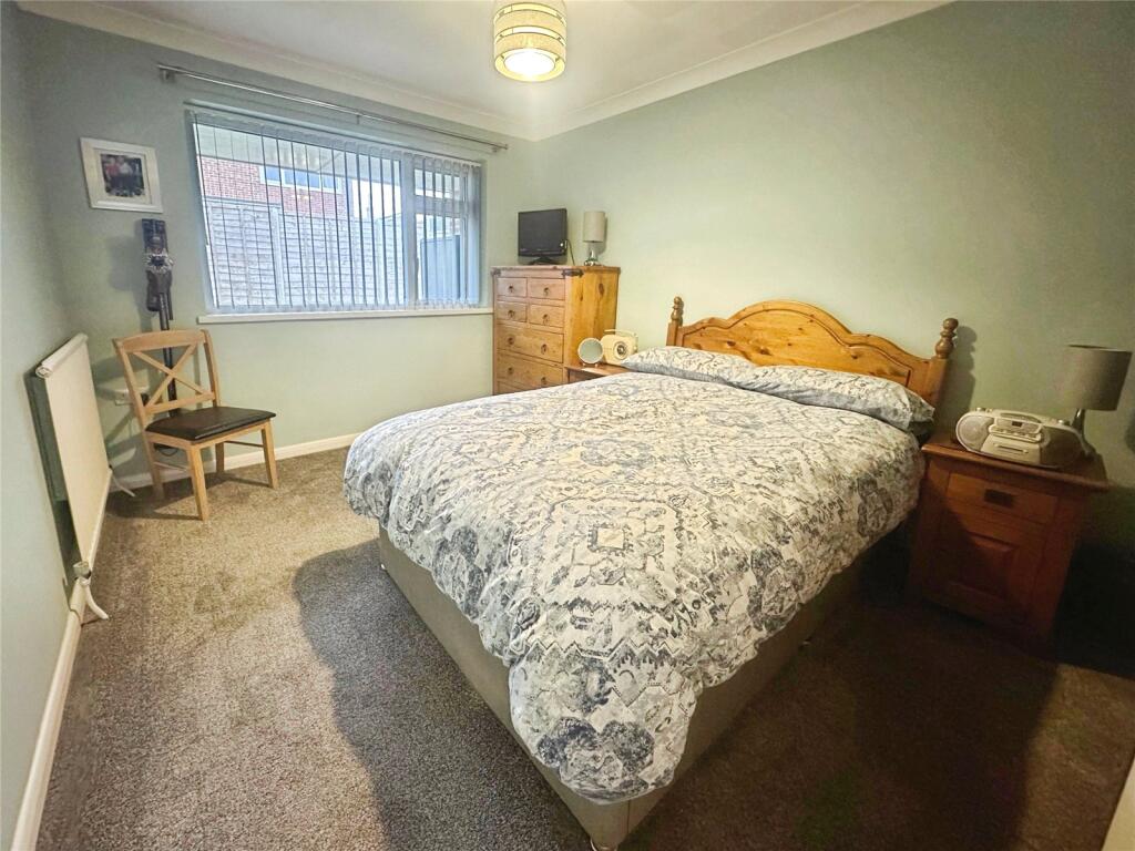 House in Gillingham, Medway - View 5