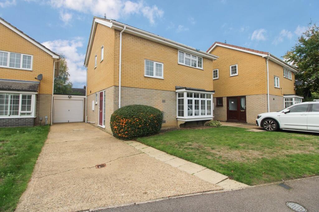 3-bed detached on Dene Way, Upper Caldecote, Biggleswade, SG18, £430,000