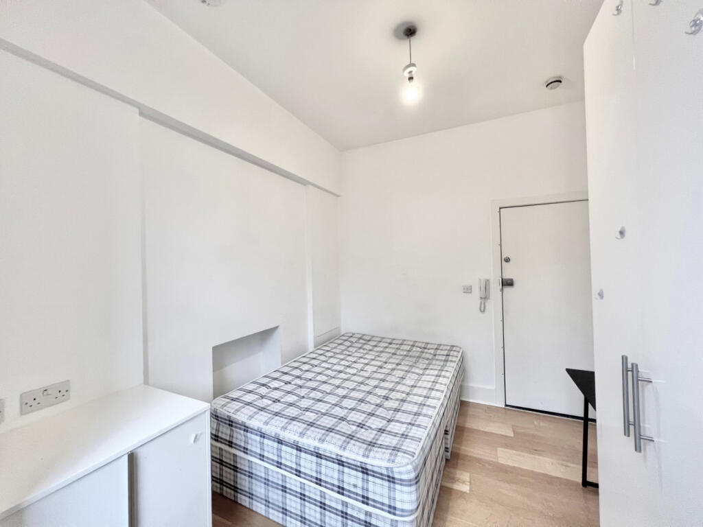 Apartment in London - View 3