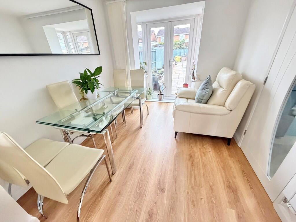 House in Ellesmere Port, Stanney Oaks - More