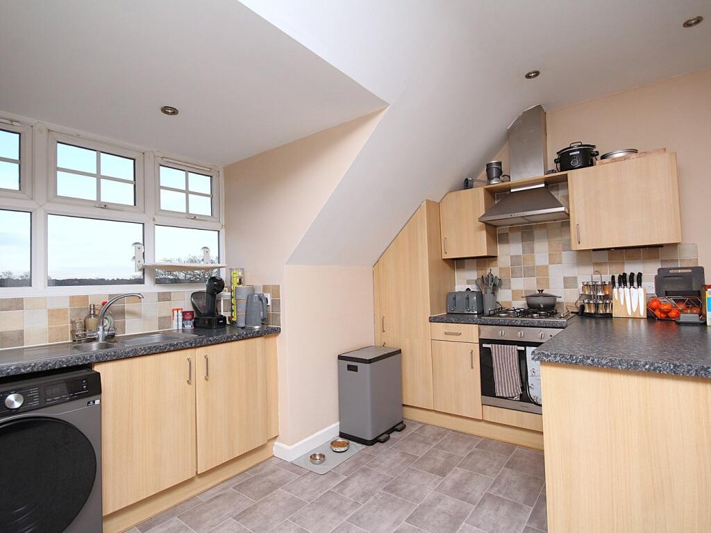 73 Poole Road, Upton, Poole, BH16 photo 5