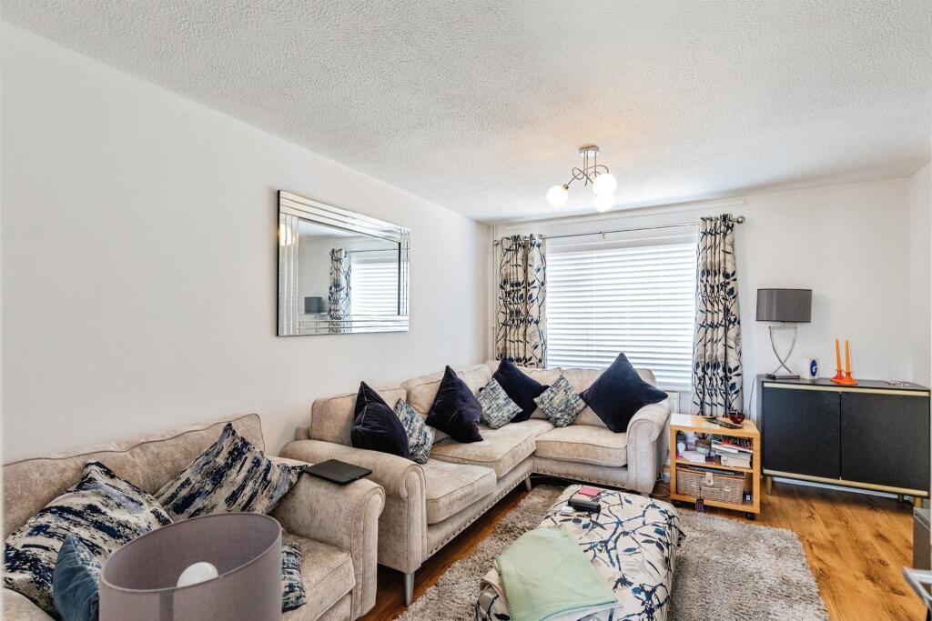 House in Wellingborough, Hatton Park - View 3