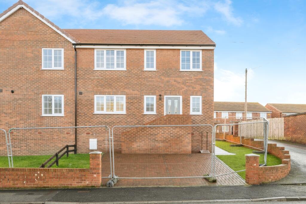 3-bed semi-detached on Burnside, Thurnscoe, Rotherham, £190,000