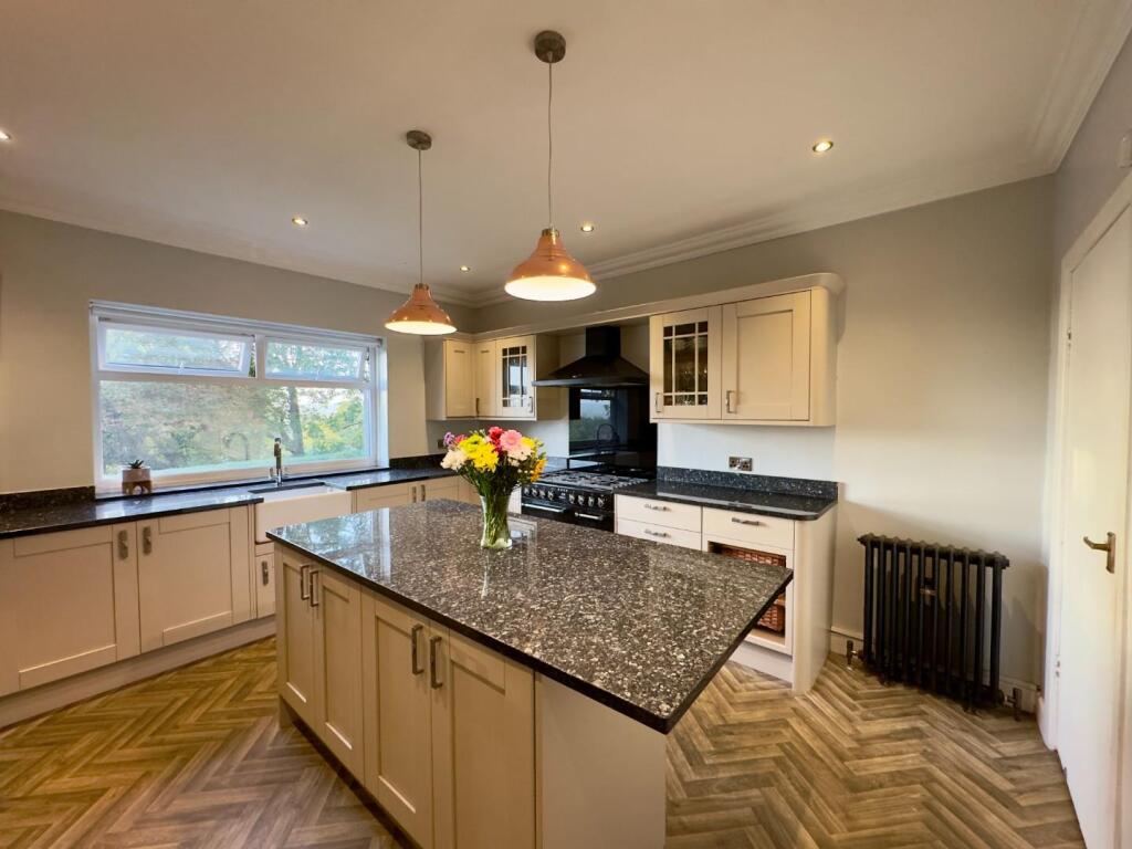 The Crescent, Burnley - View 4