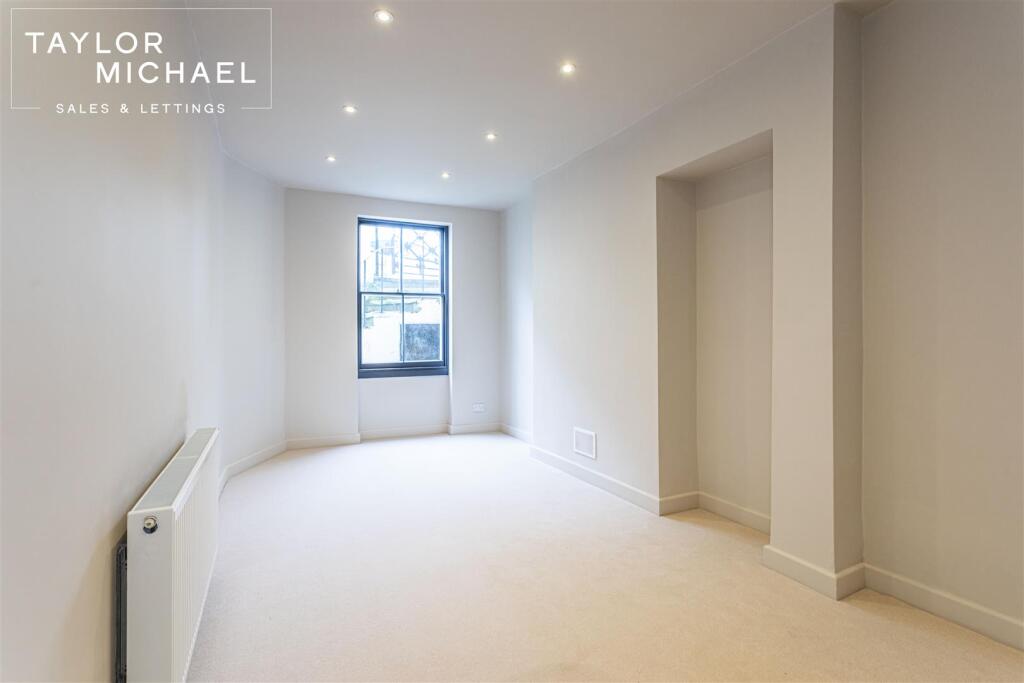 Apartment in Hove, Aldrington - View 4