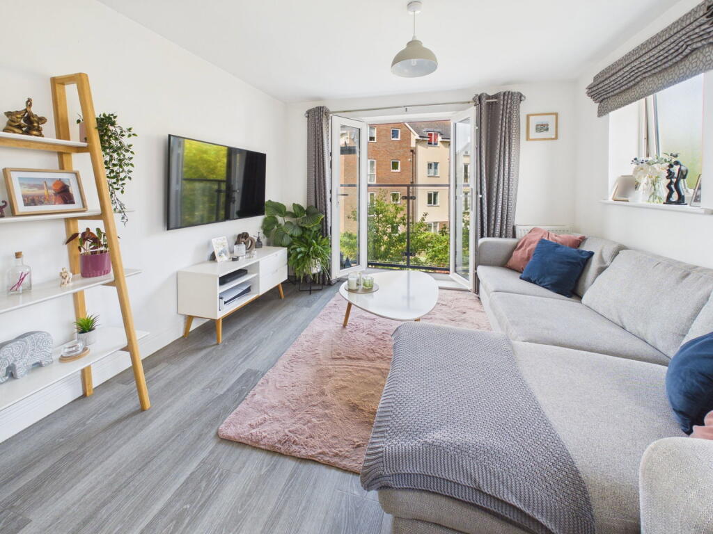 Apartment in Shoreham-By-Sea, Kingston Buci - More
