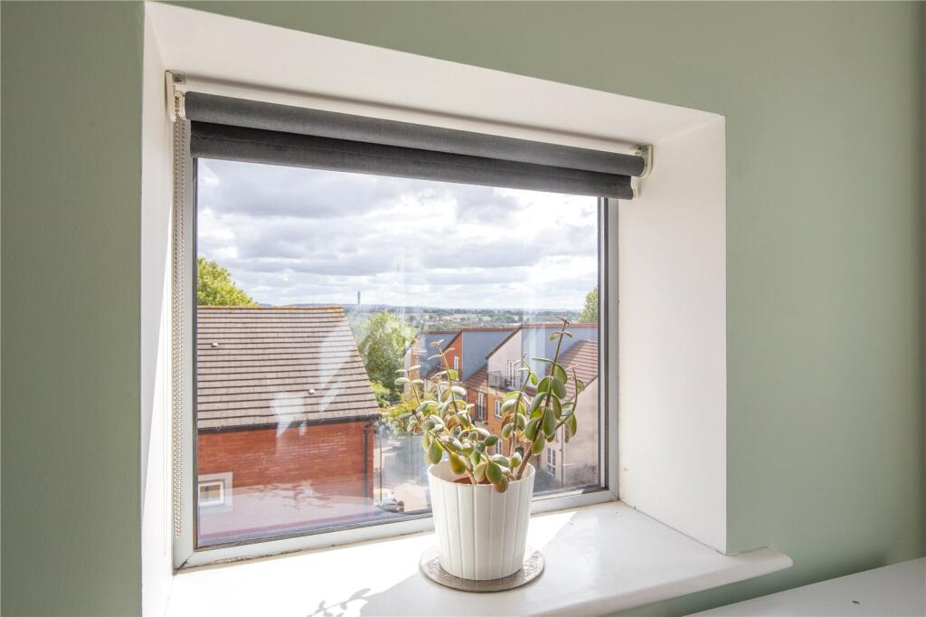 Apartment in Bristol - View 3