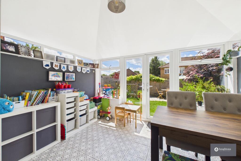 House in Brackley, Radstone Fields - View 5