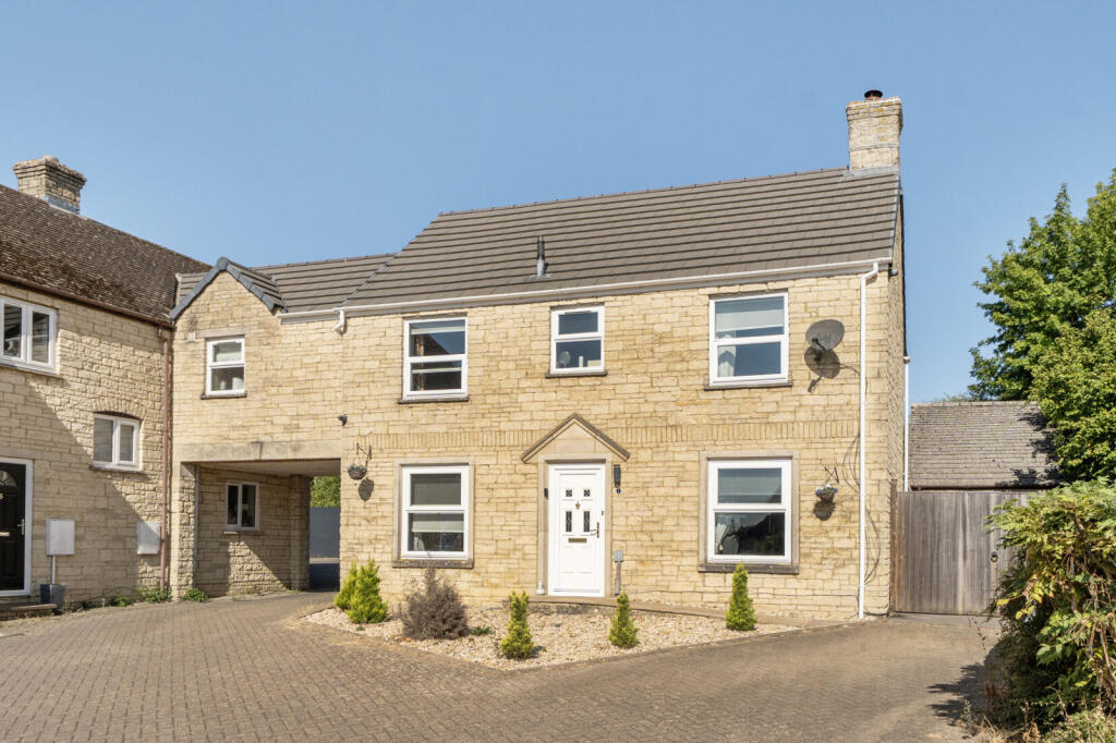 Main image of property: Ralegh Crescent, Witney, Oxfordshire