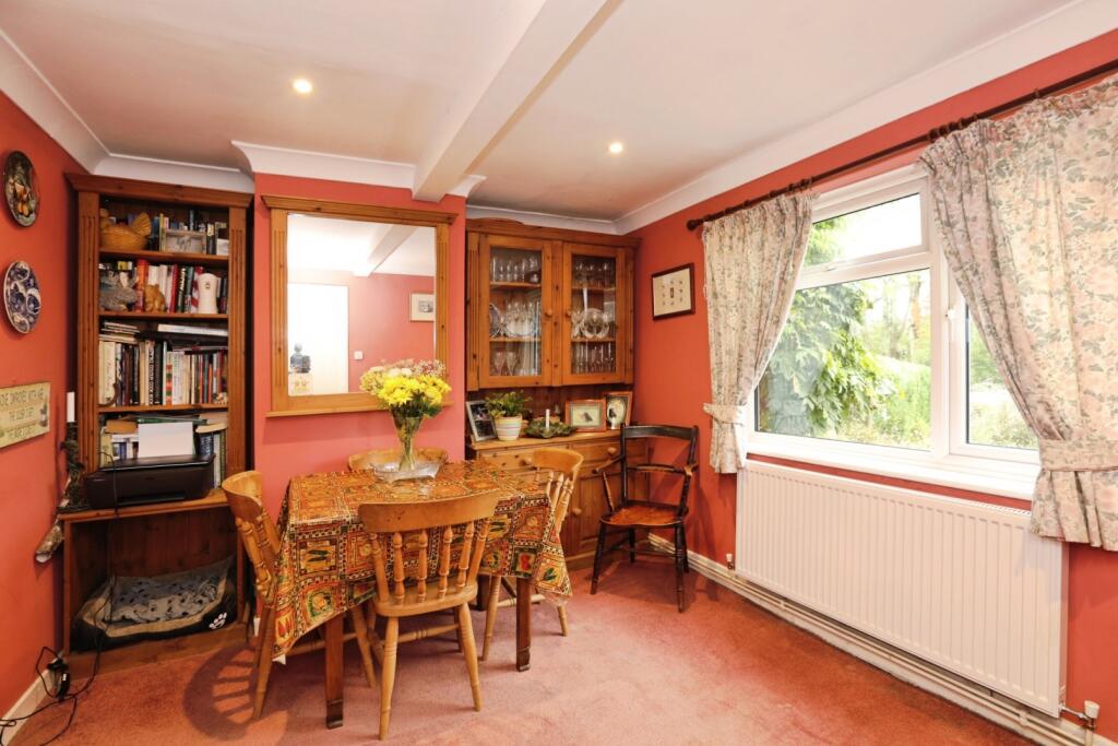 House in Uckfield, High Hurstwood - More
