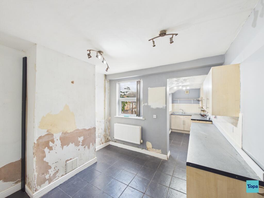 House in Stoke-on-Trent - More