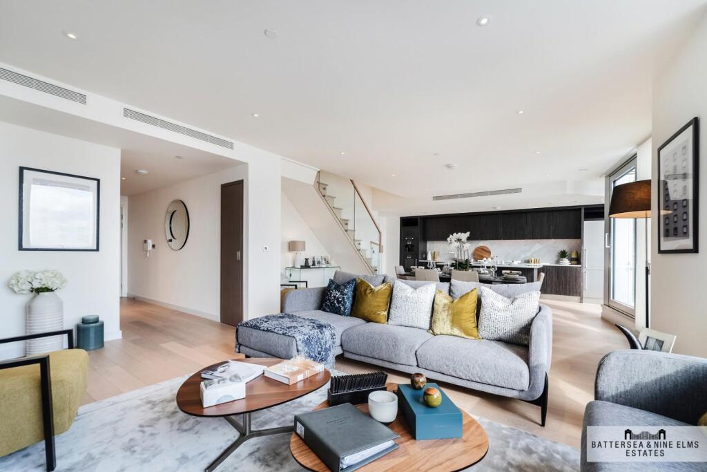 2-bed flat on Charrington Tower, New Providence Wharf,, £1,400,000