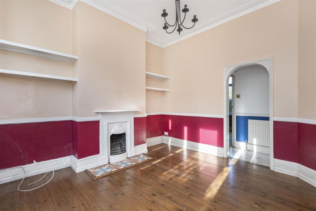 Apartment in London, Chingford Green, Chingford - View 3