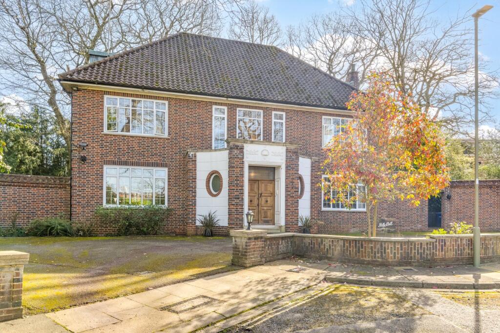 Main image of property: Canons Close, Off The Bishops Avenue, N2