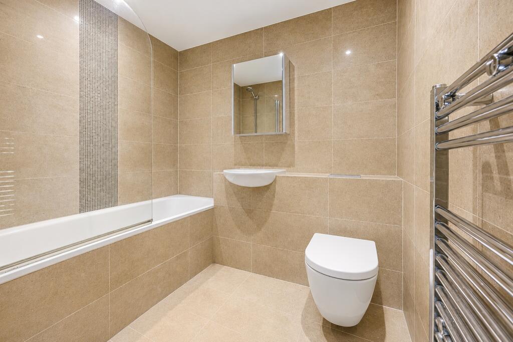 Apartment in St Albans - More