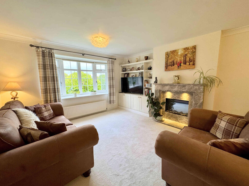 Apartment in Bradford, Scalebor Park, Burley - View 4