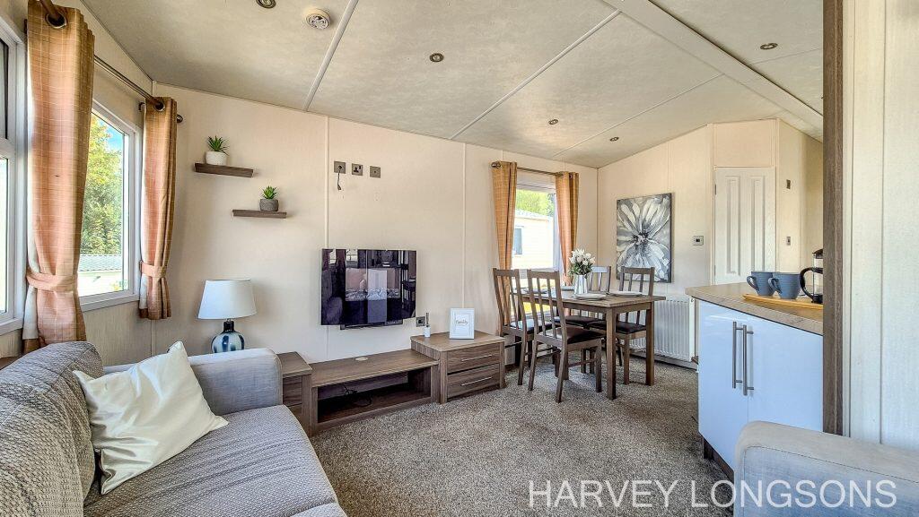 House in Dorchester, Charmouth - More