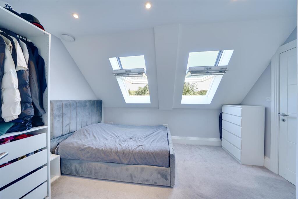 Apartment in Hatfield, North Mymms - View 4