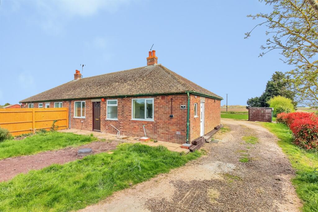 Main image of property: Glassmoor Bank, Pondersbridge, Peterborough