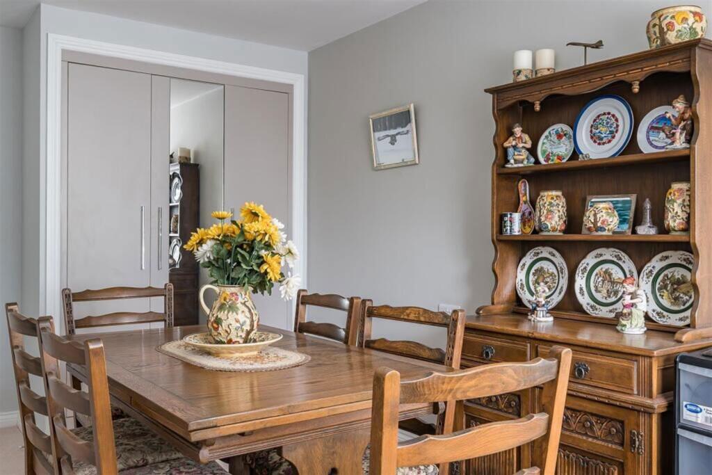 Apartment in Swindon - More