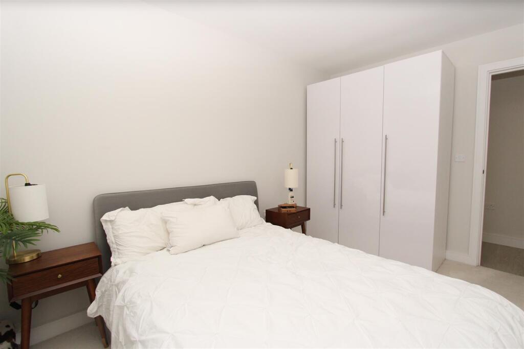 Apartment in London, Ickenham - More