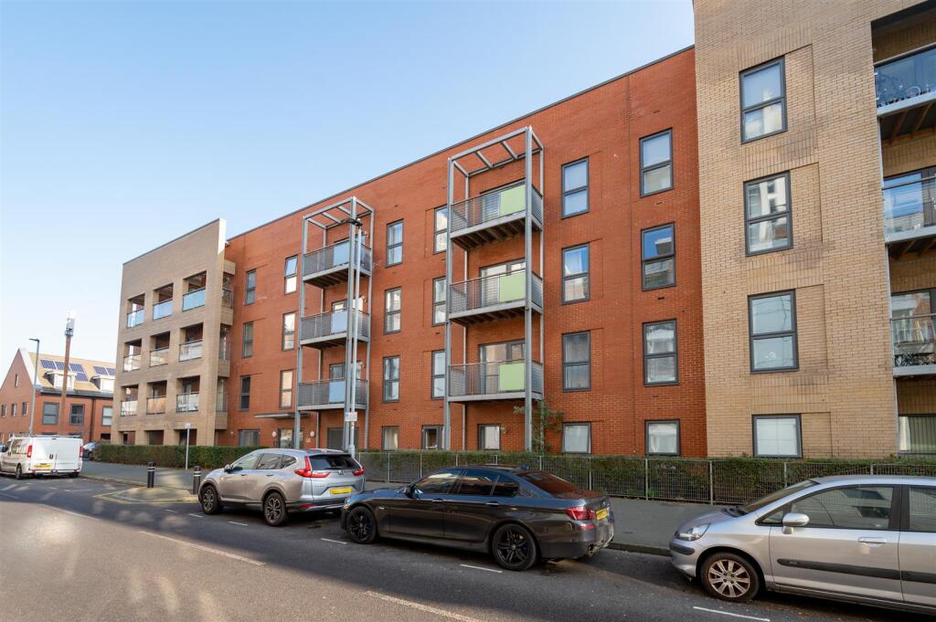 Main image of property: Cross Street, Portsmouth