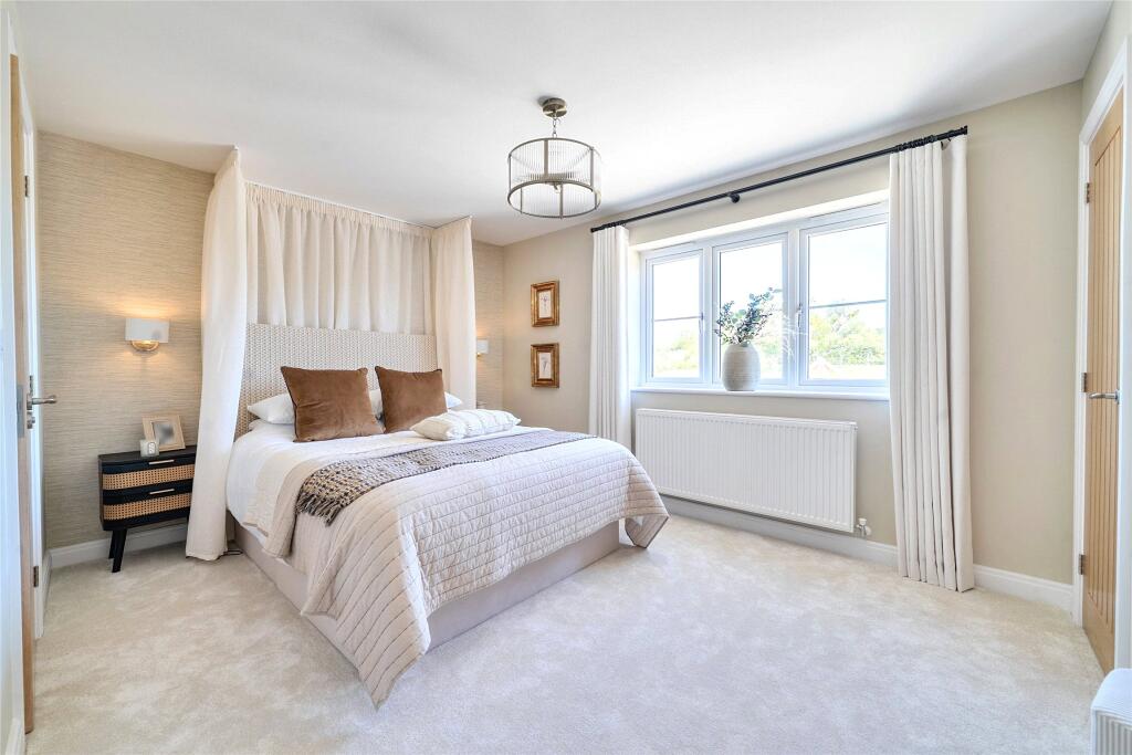 House in Gloucester - View 5