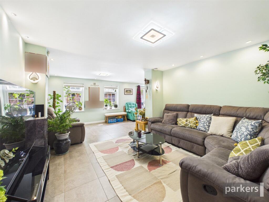 House in Reading, Lower Earley, Earley - View 2