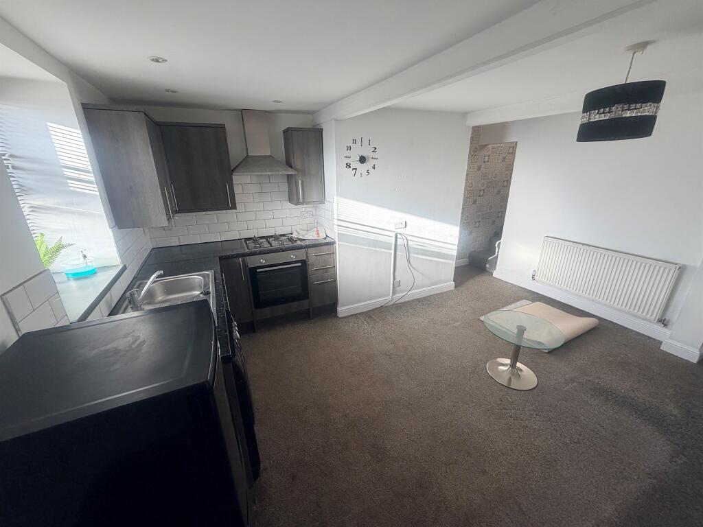 Additional image 2 of Henderson Place, Bradford