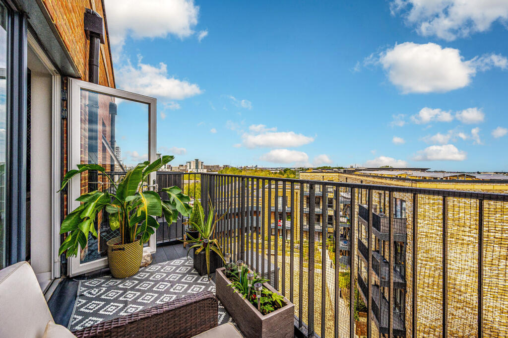 Apartment in London - View 3