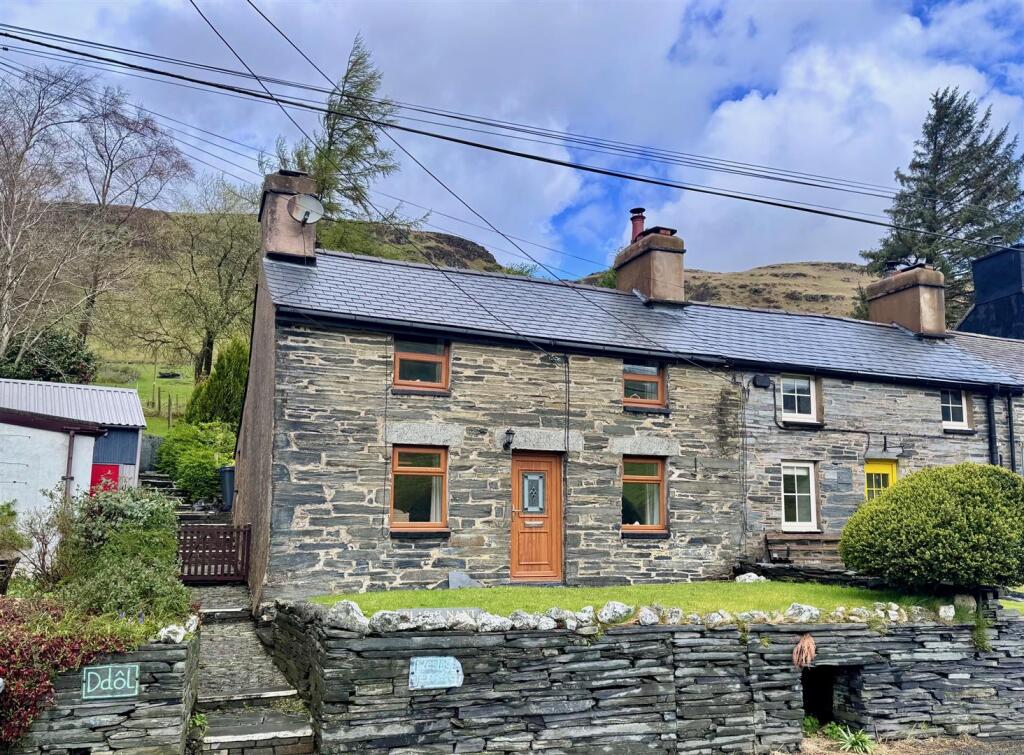 Main image of property: Cwm Penmachno