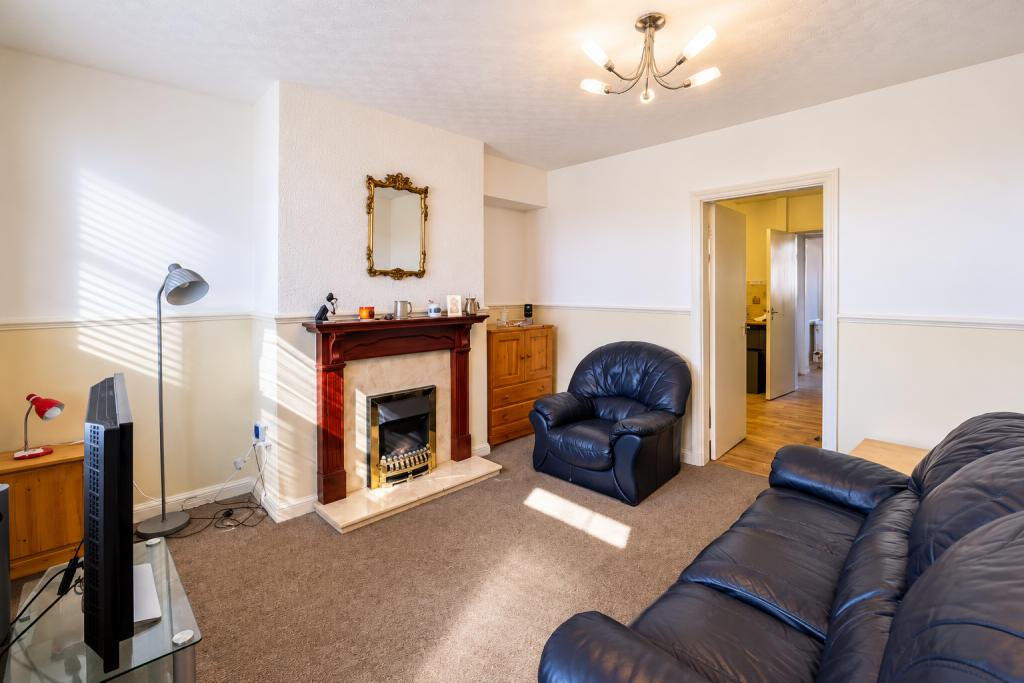 14 Lister Row, Great Houghton, Barnsley, South Yorkshire S72 0AY photo 4