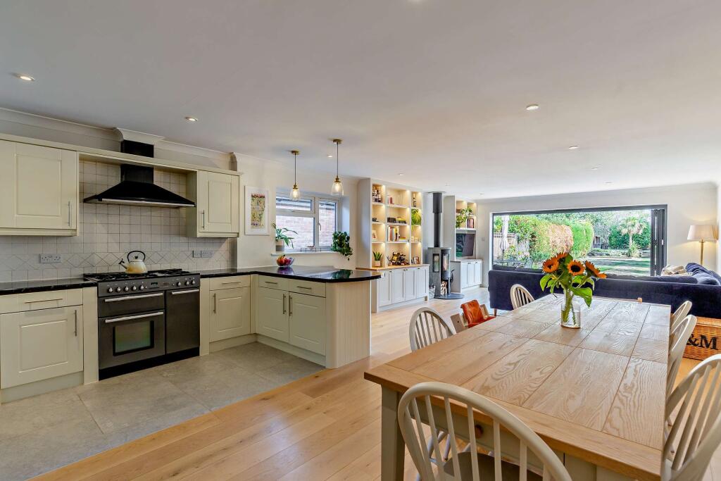House in Guildford - View 4