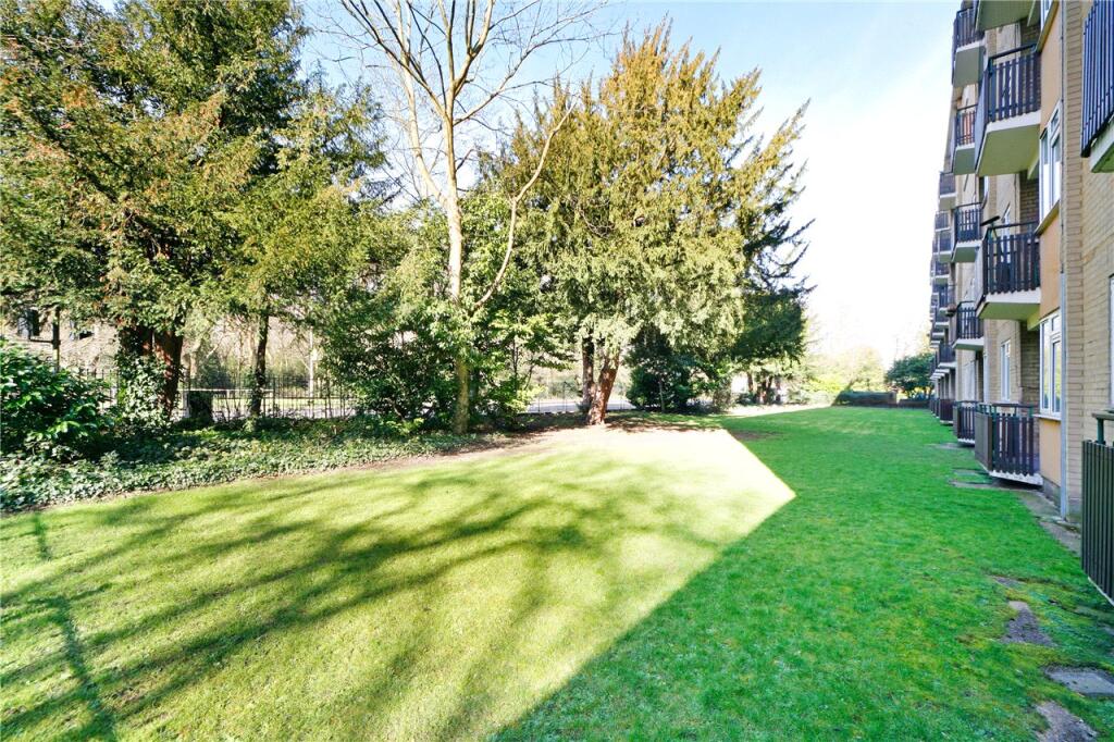 Apartment in London - View 5