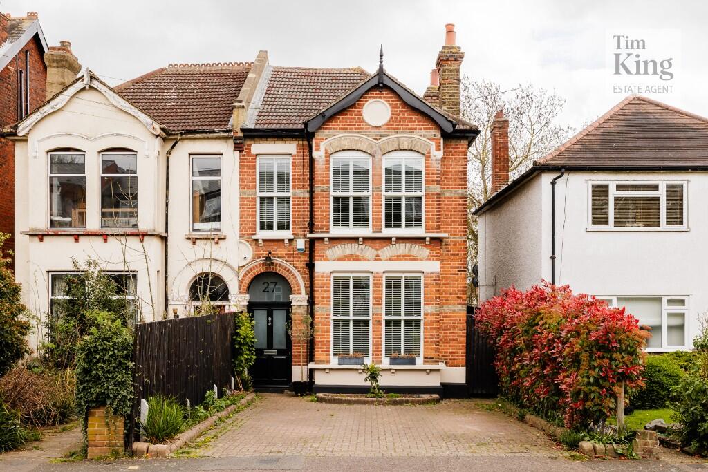 Main image of property: Warren Road, North Chingford, E4