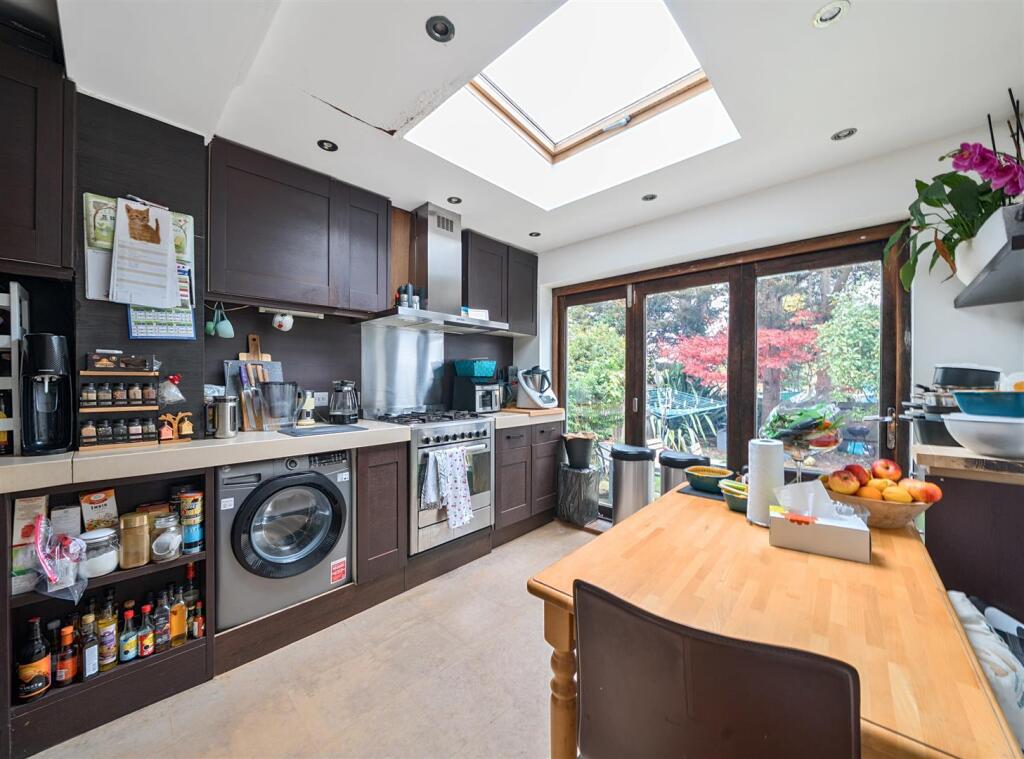Apartment in London - View 3