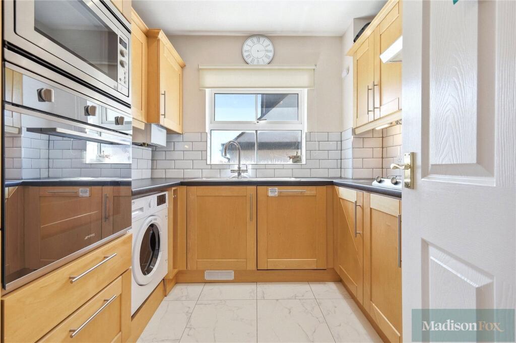 Apartment in Epping Forest, Chigwell - More