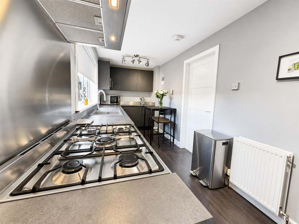 House in Bellshill, Orbiston - More