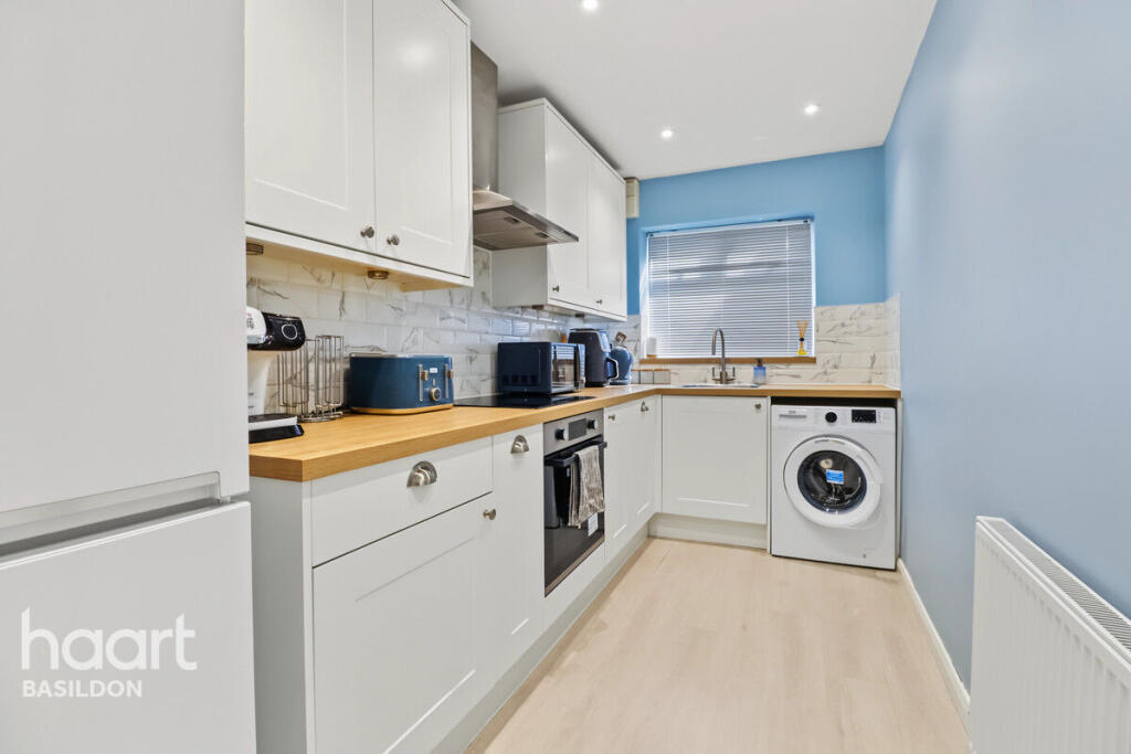 House in Basildon, Vange - View 5