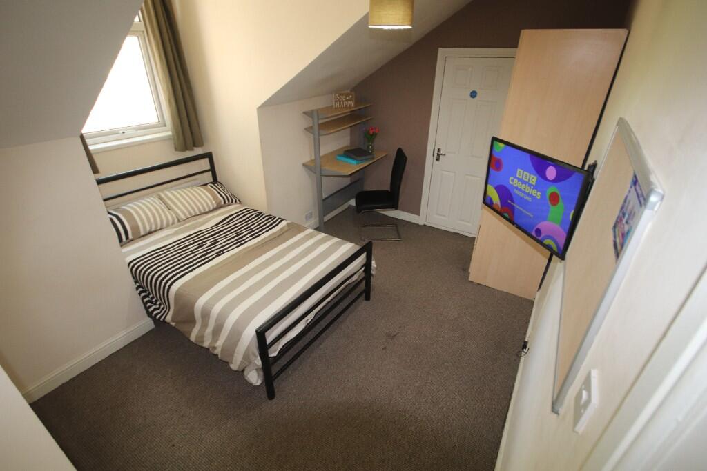 Main image of property: 373A ECCLLESALL ROAD - STUDENT ONLY- From 01/07/26 until 27/06/27