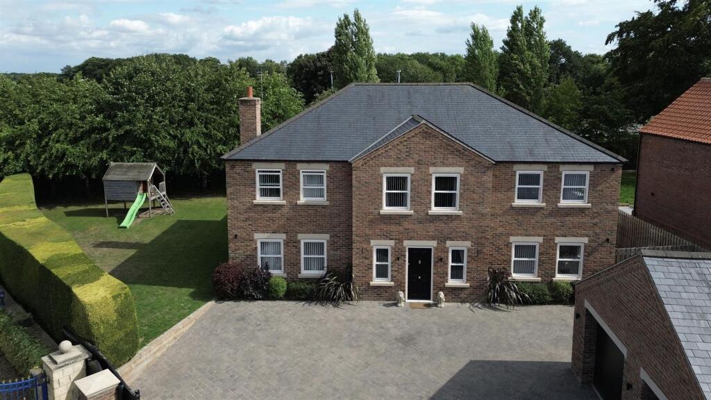 5-bed detached on Forest Hill Park, Worksop, S81, £625,000