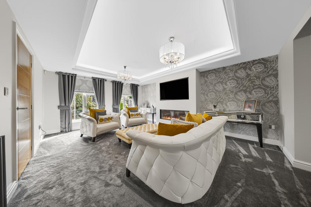 Private Gated Retreat, Dunmore Road, Little Sutton, CH66  photo 4