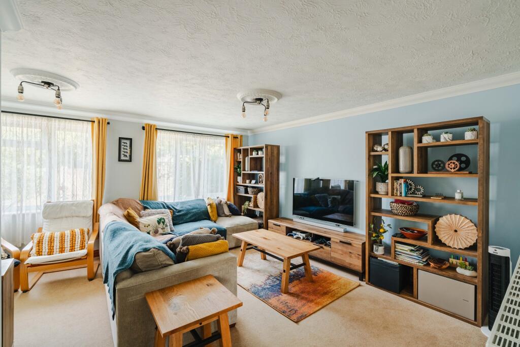 Belmont Drive, Stoke Gifford, Bristol photo 2