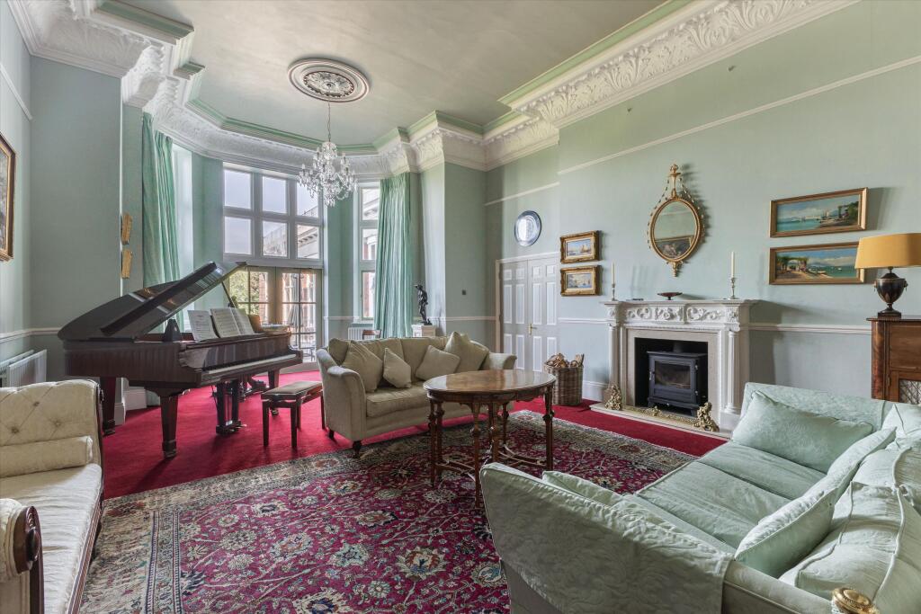House in East Hampshire, East Meon - More