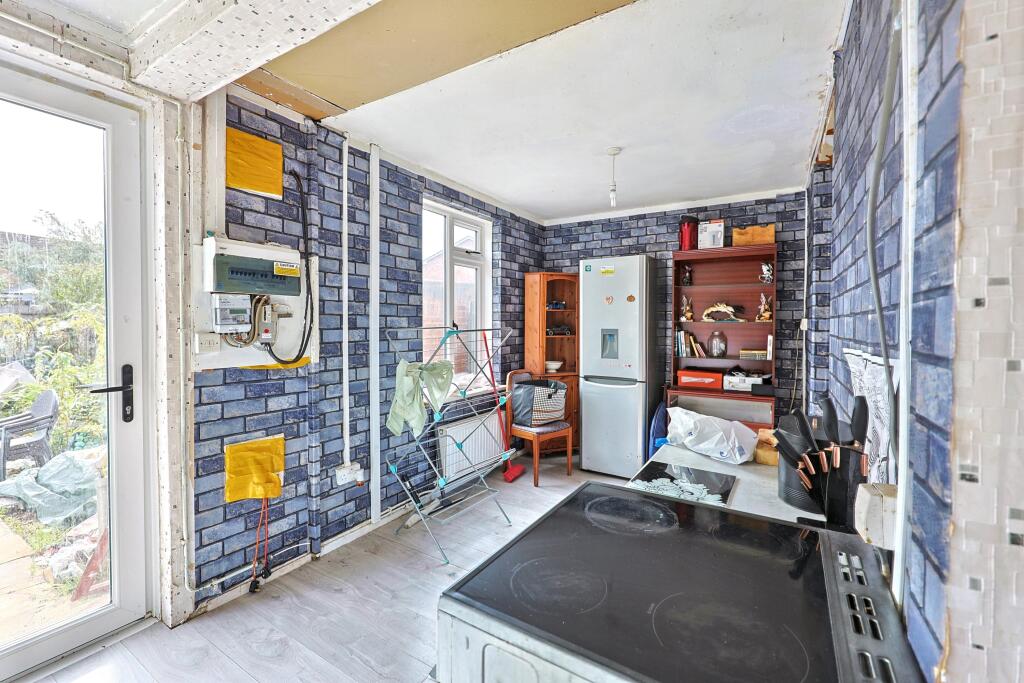 House in Gloucester - View 5